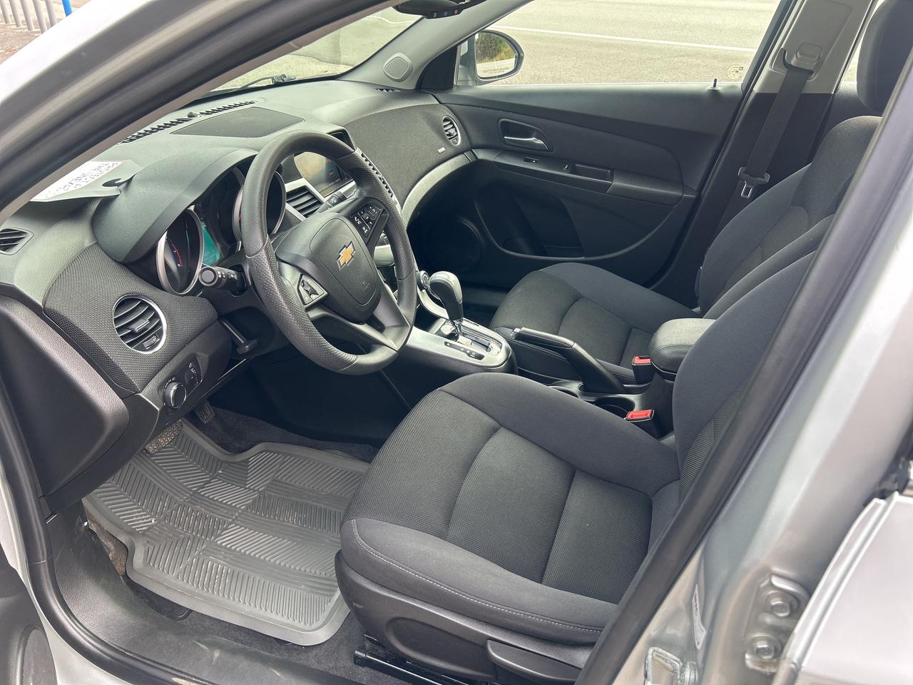 2016 Chevrolet Cruze LT, Bluetooth, Back Up Cam Photo