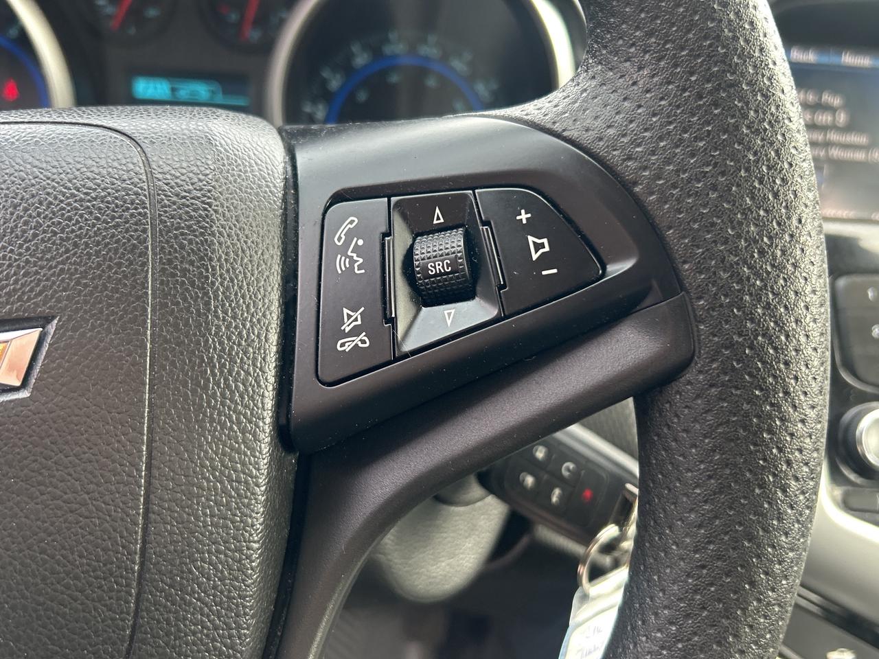 2016 Chevrolet Cruze LT, Bluetooth, Back Up Cam Photo