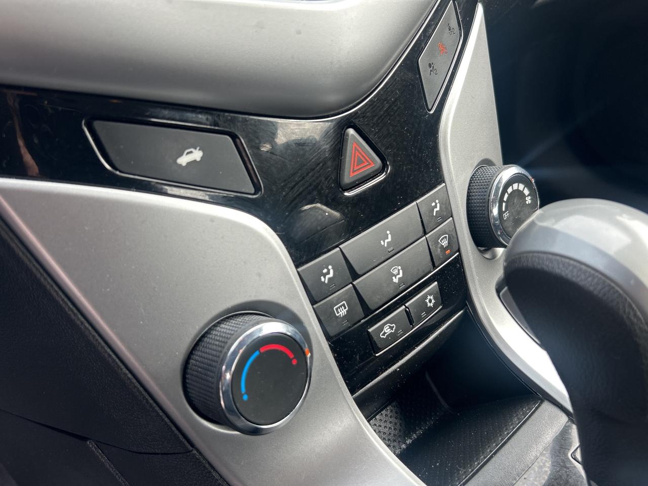 2016 Chevrolet Cruze LT, Bluetooth, Back Up Cam Photo