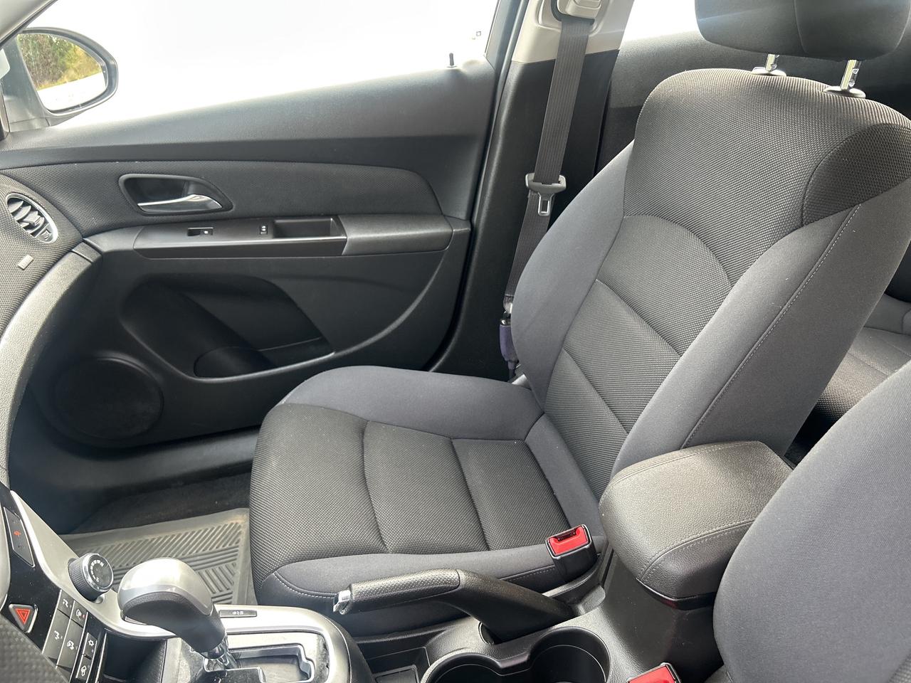 2016 Chevrolet Cruze LT, Bluetooth, Back Up Cam Photo