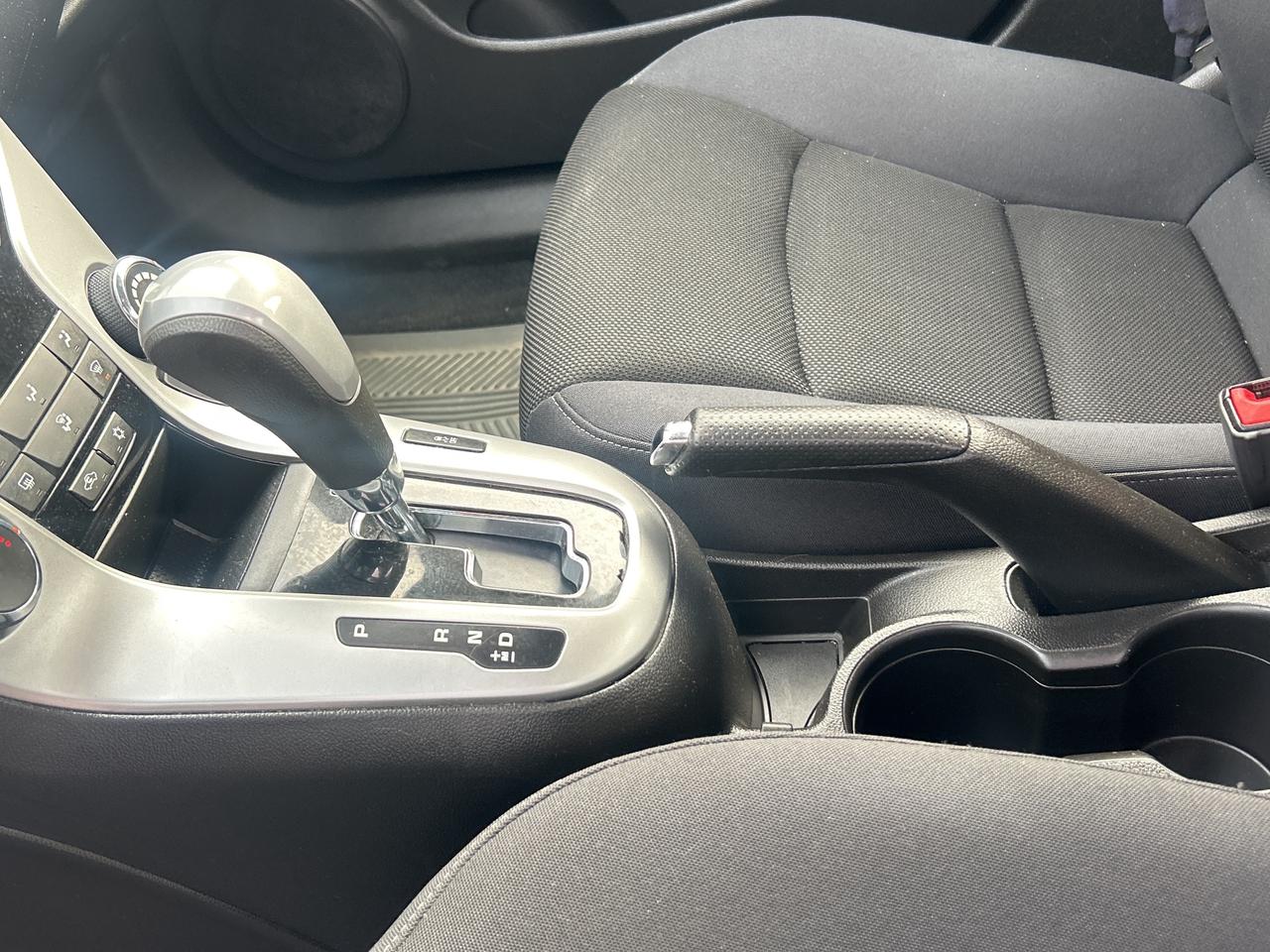 2016 Chevrolet Cruze LT, Bluetooth, Back Up Cam Photo