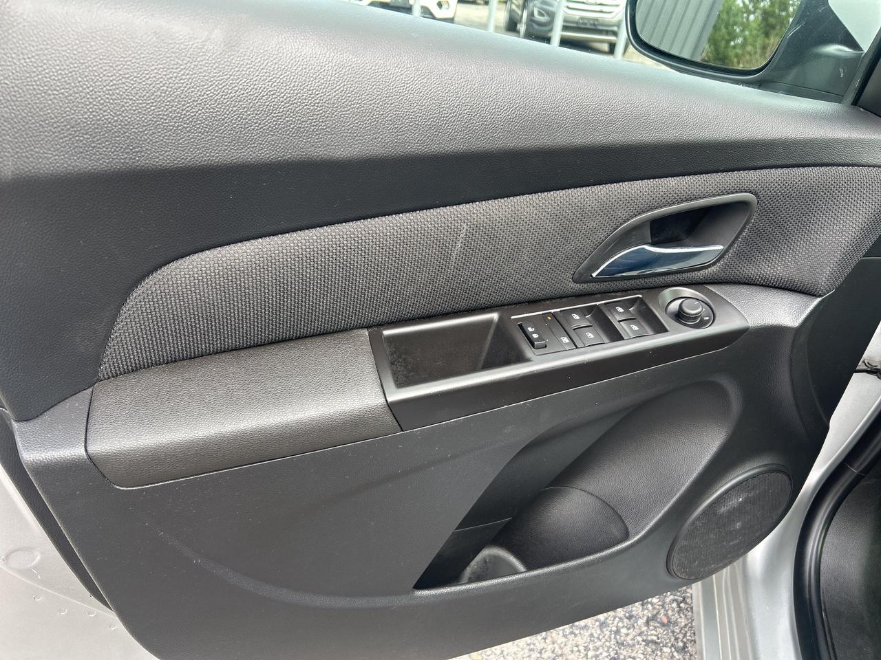 2016 Chevrolet Cruze LT, Bluetooth, Back Up Cam Photo