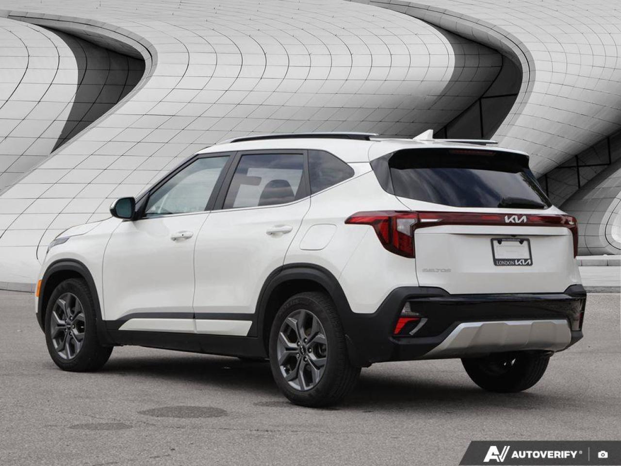 2024 Kia Seltos EX   Back-up Camera   Leather   Heated Seats   App Photo