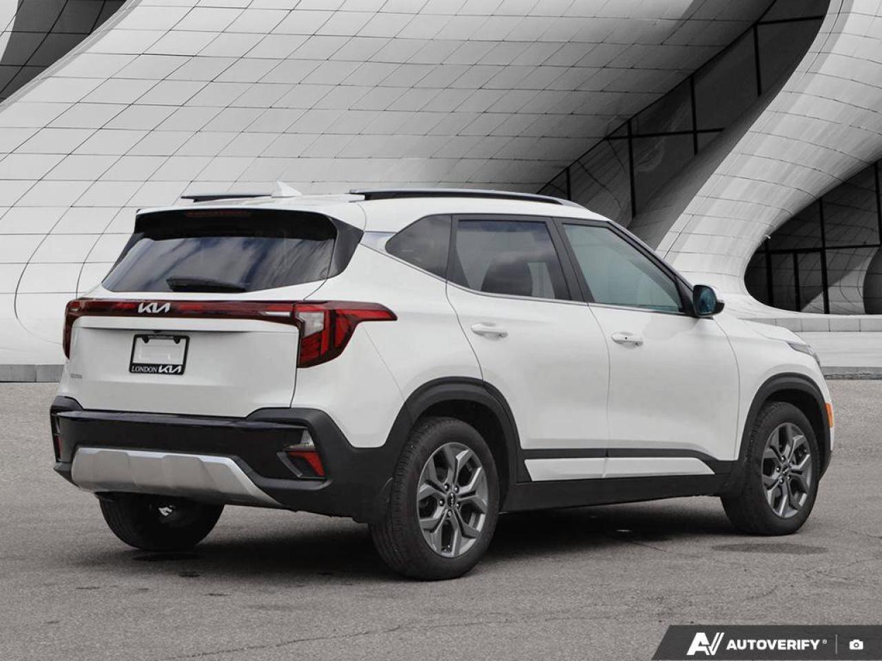 2024 Kia Seltos EX   Back-up Camera   Leather   Heated Seats   App Photo