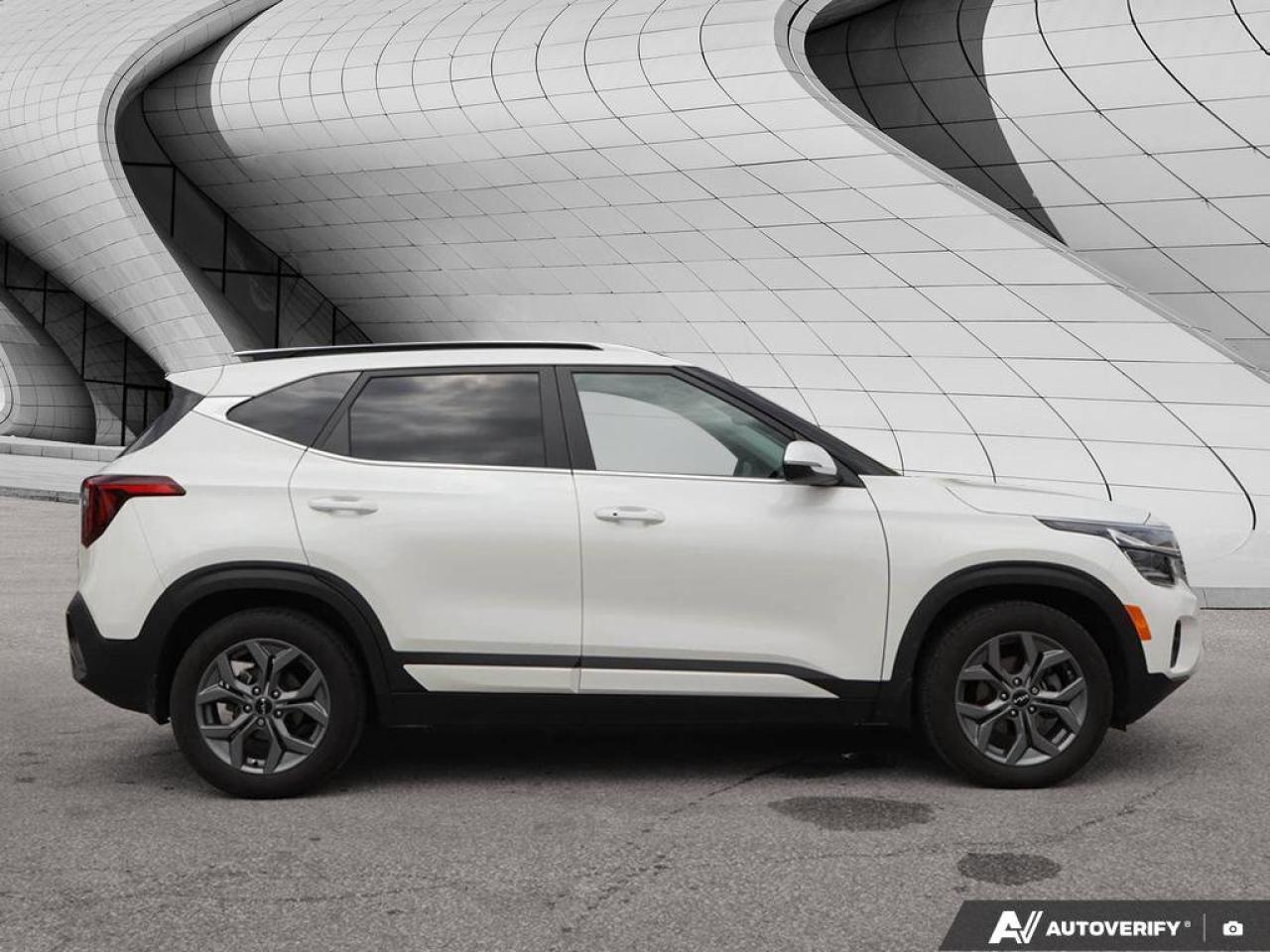 2024 Kia Seltos EX   Back-up Camera   Leather   Heated Seats   App Photo