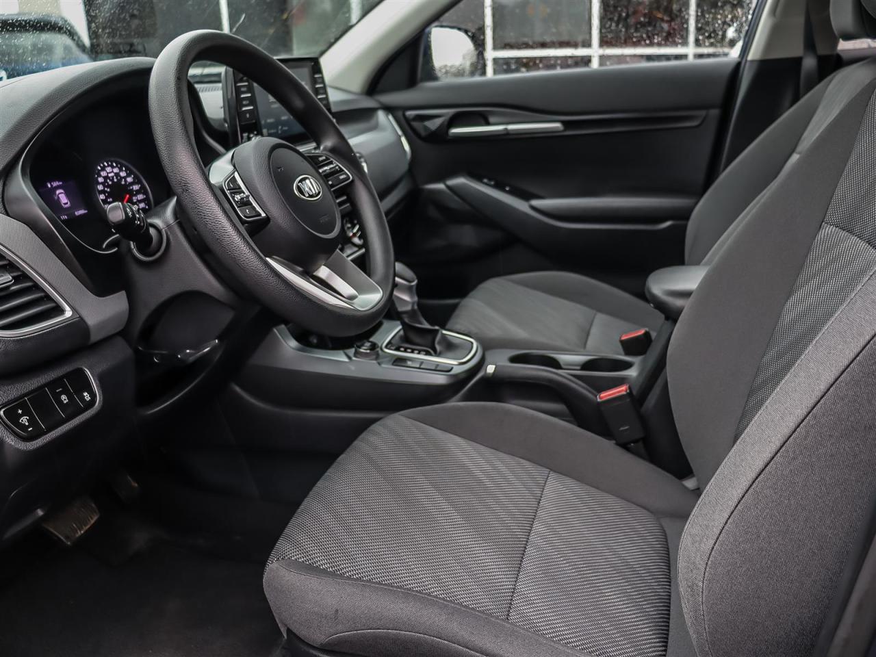 2021 Kia Seltos AWD BLIND SPOT MONITORING REAR CAMERA 1 OWNER CLEA Photo