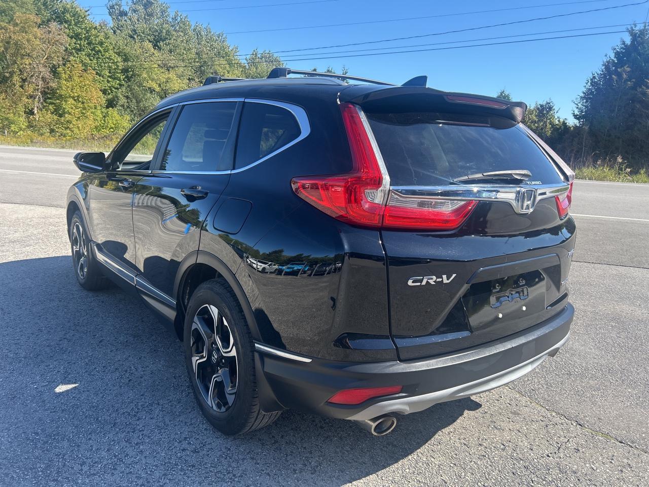 2017 Honda CR-V Touring, LDS, Crash Sensors, Nav, Bluetooth Photo