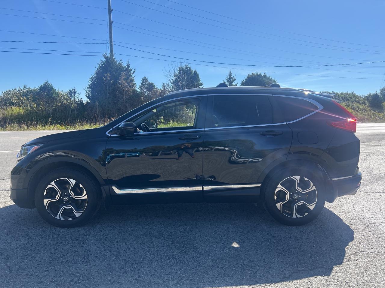 2017 Honda CR-V Touring, LDS, Crash Sensors, Nav, Bluetooth Photo