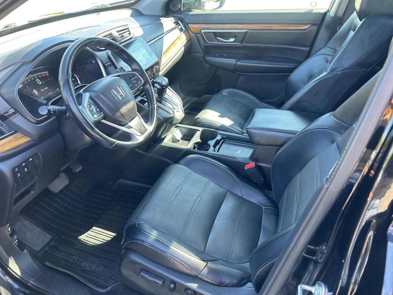 2017 Honda CR-V Touring, LDS, Crash Sensors, Nav, Bluetooth Photo