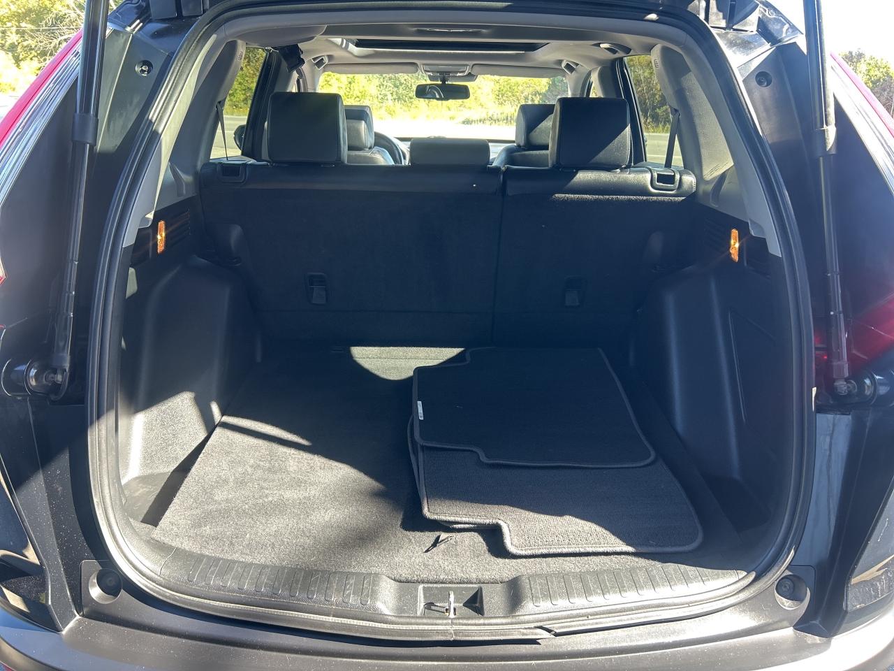 2017 Honda CR-V Touring, LDS, Crash Sensors, Nav, Bluetooth Photo