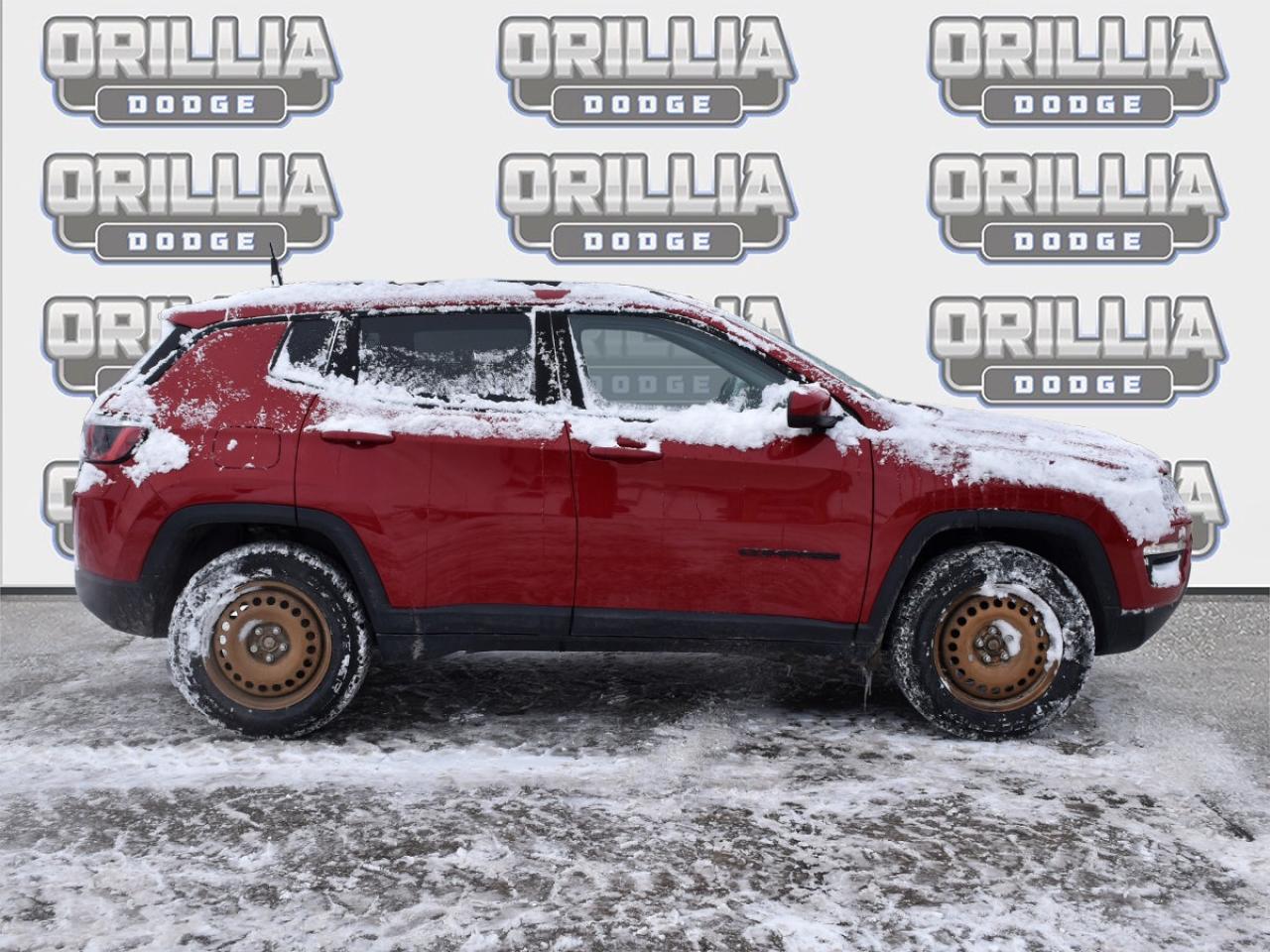 2020 Jeep Compass UPLAND II   WINTER TIRES   4x4   FUEL EFFICIENT Photo