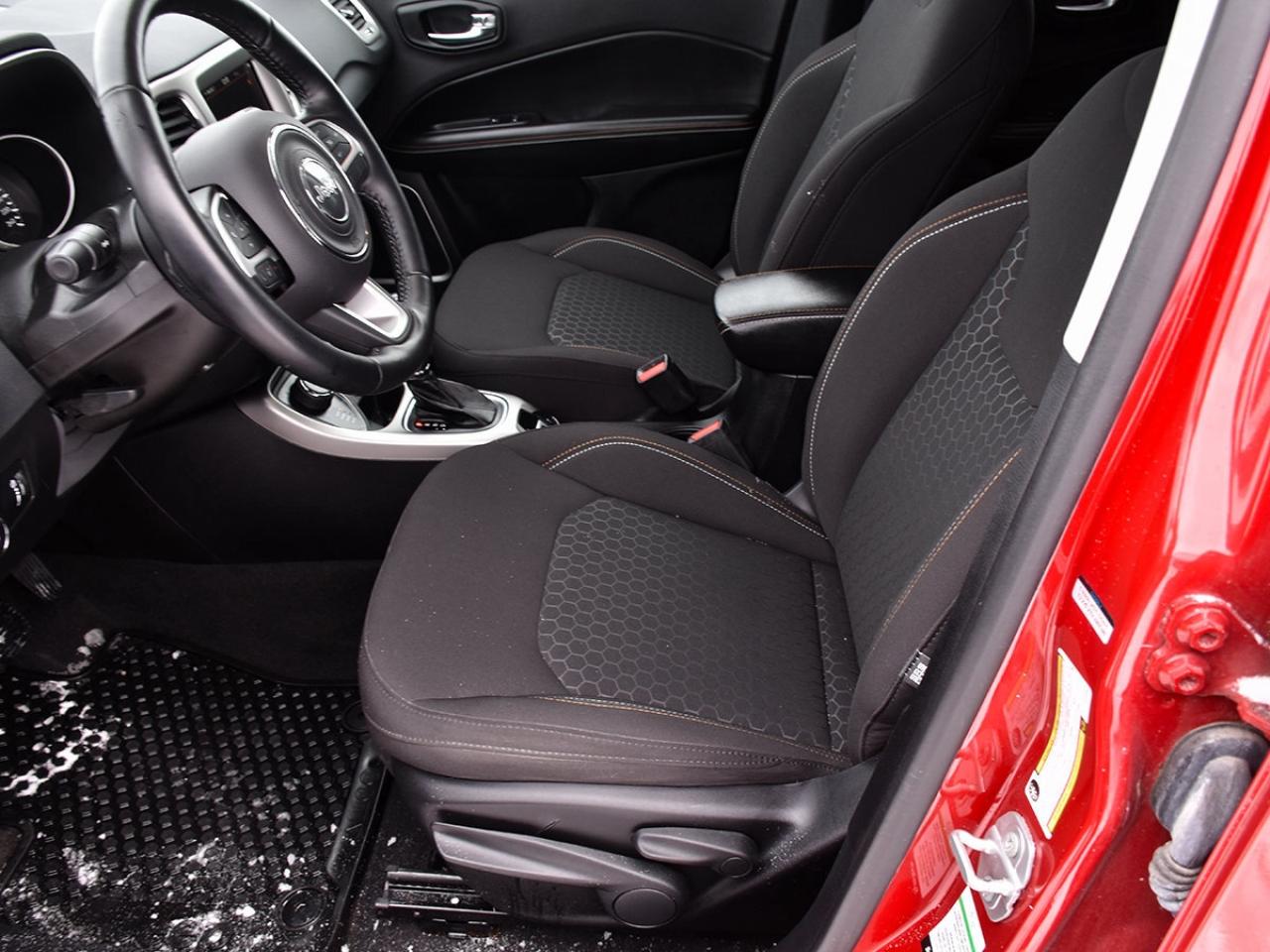 2020 Jeep Compass UPLAND II   WINTER TIRES   4x4   FUEL EFFICIENT Photo