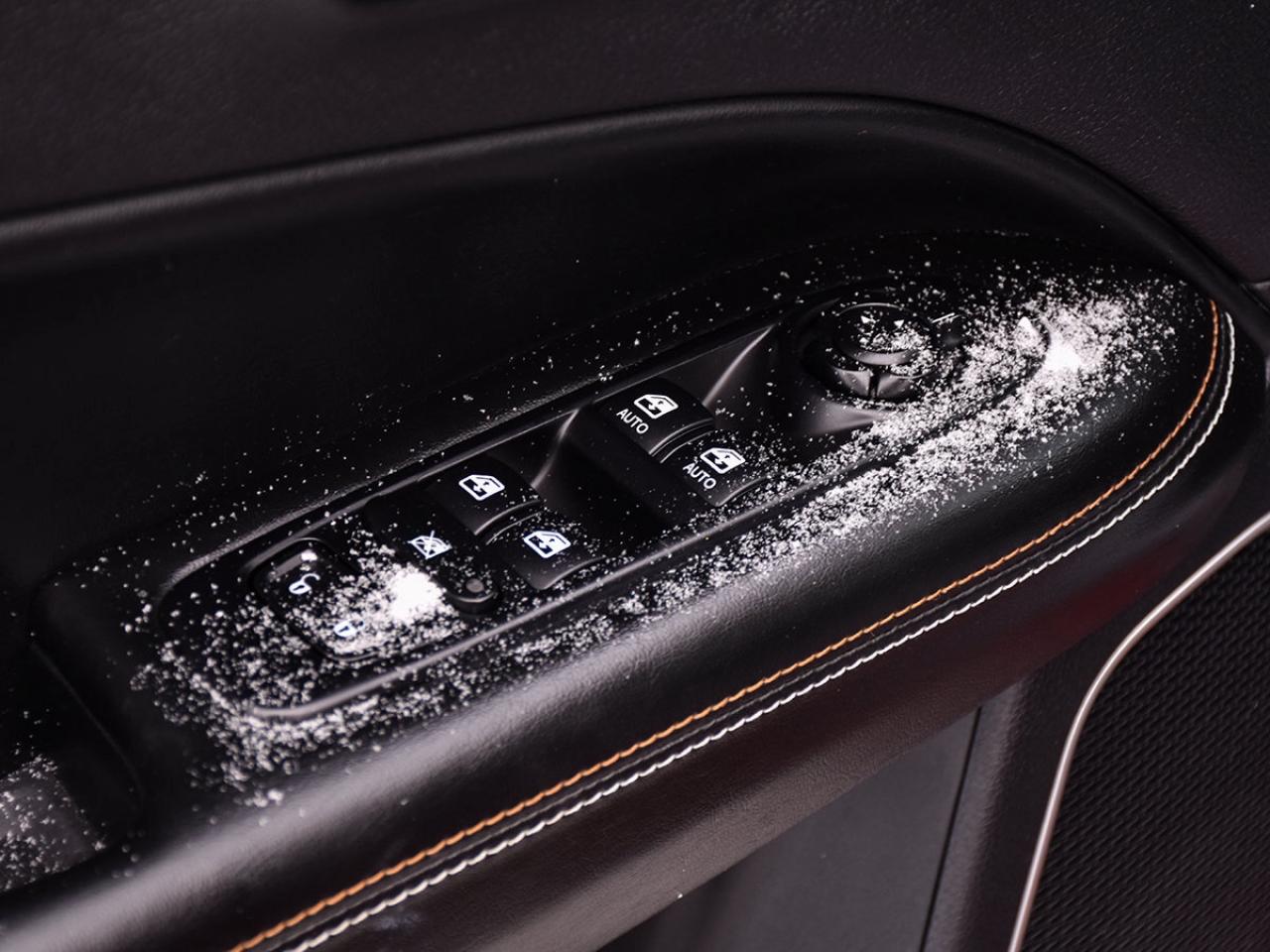 2020 Jeep Compass UPLAND II   WINTER TIRES   4x4   FUEL EFFICIENT Photo