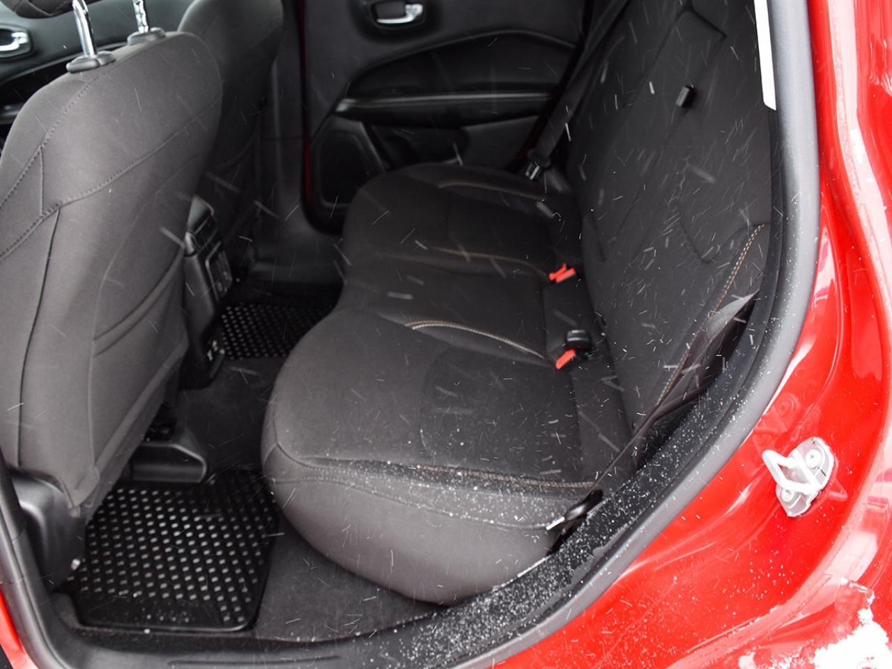 2020 Jeep Compass UPLAND II   WINTER TIRES   4x4   FUEL EFFICIENT Photo