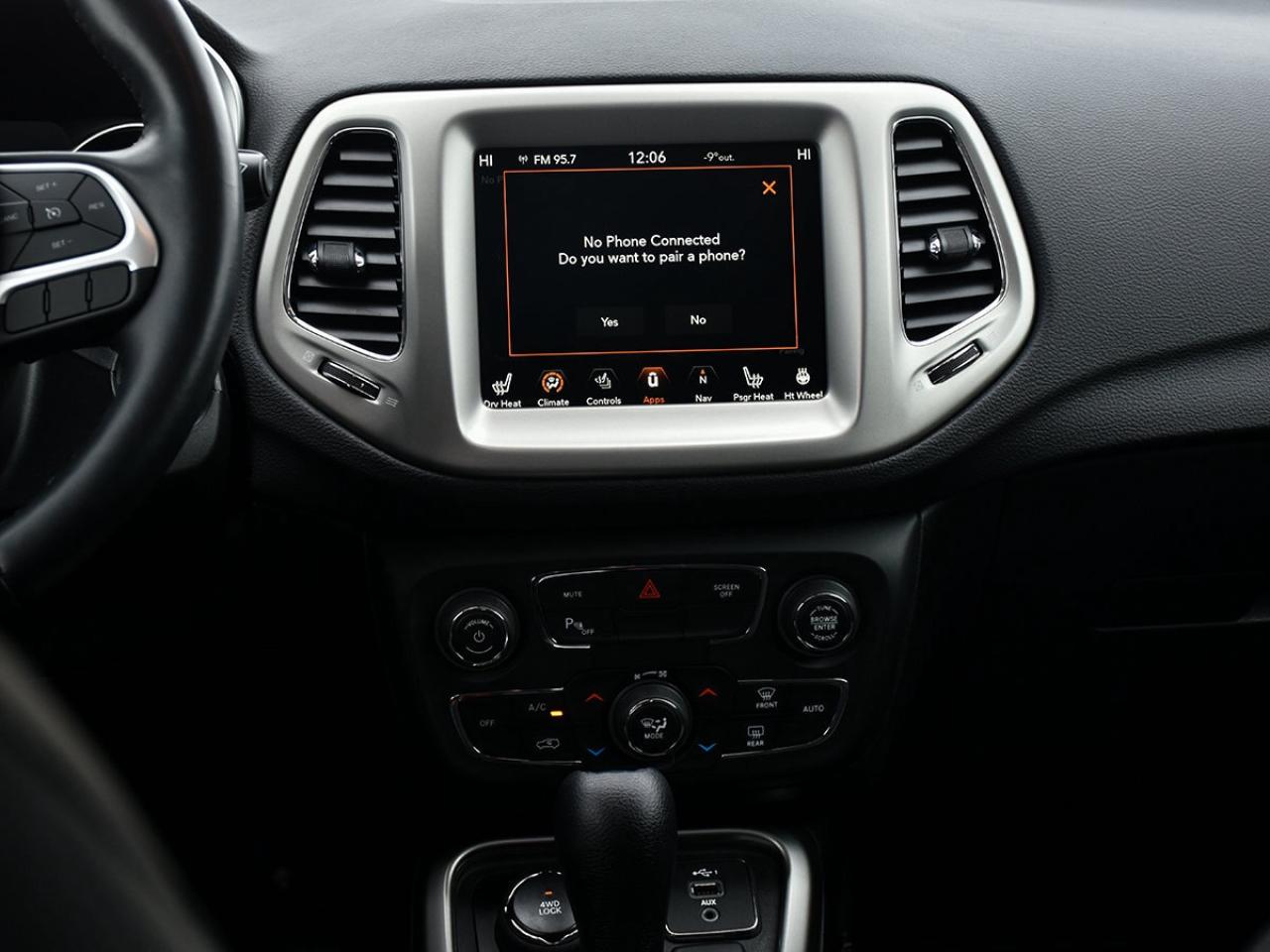 2020 Jeep Compass UPLAND II   WINTER TIRES   4x4   FUEL EFFICIENT Photo