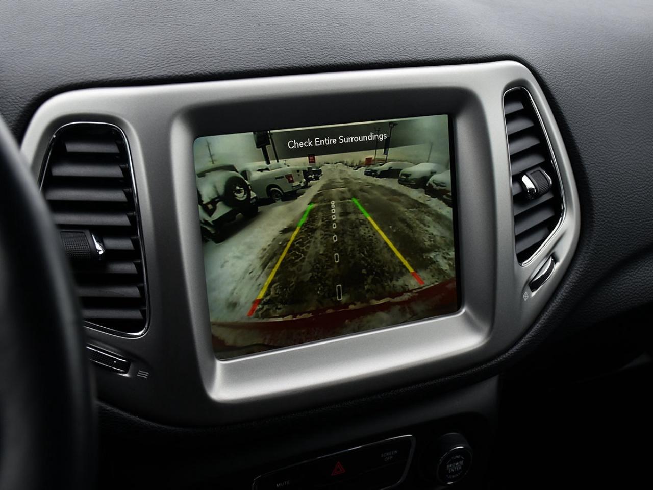 2020 Jeep Compass UPLAND II   WINTER TIRES   4x4   FUEL EFFICIENT Photo