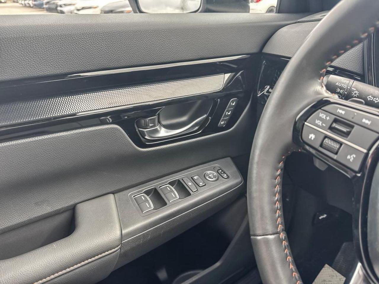 2025 Honda CR-V Hybrid Touring Photo