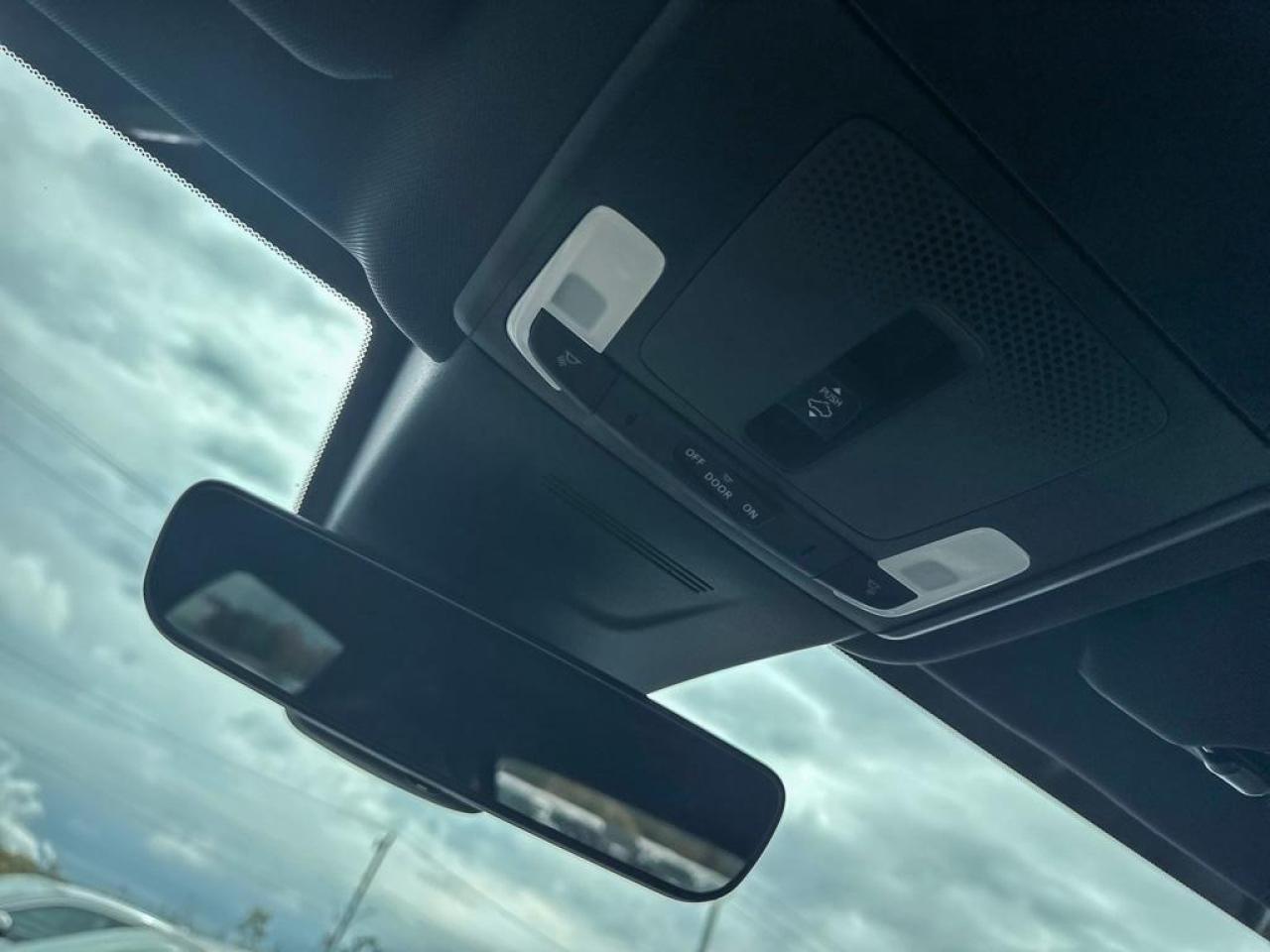 2025 Honda CR-V Hybrid Touring Photo