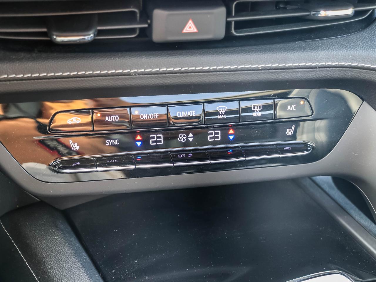 2021 Buick Envision AWD 4dr Essence Photo