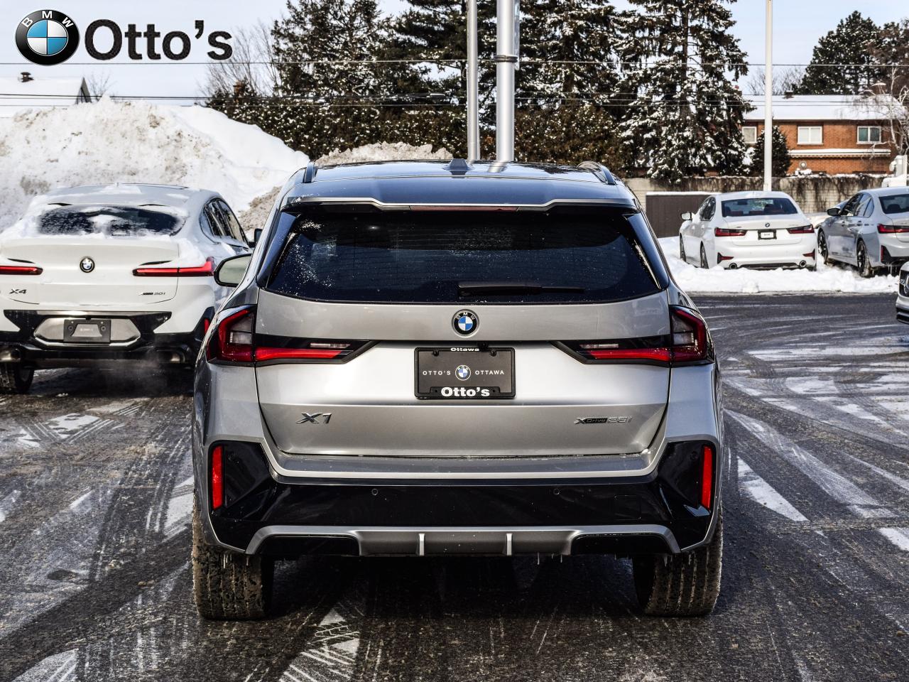 2023 BMW X1 xDrive28i Photo4