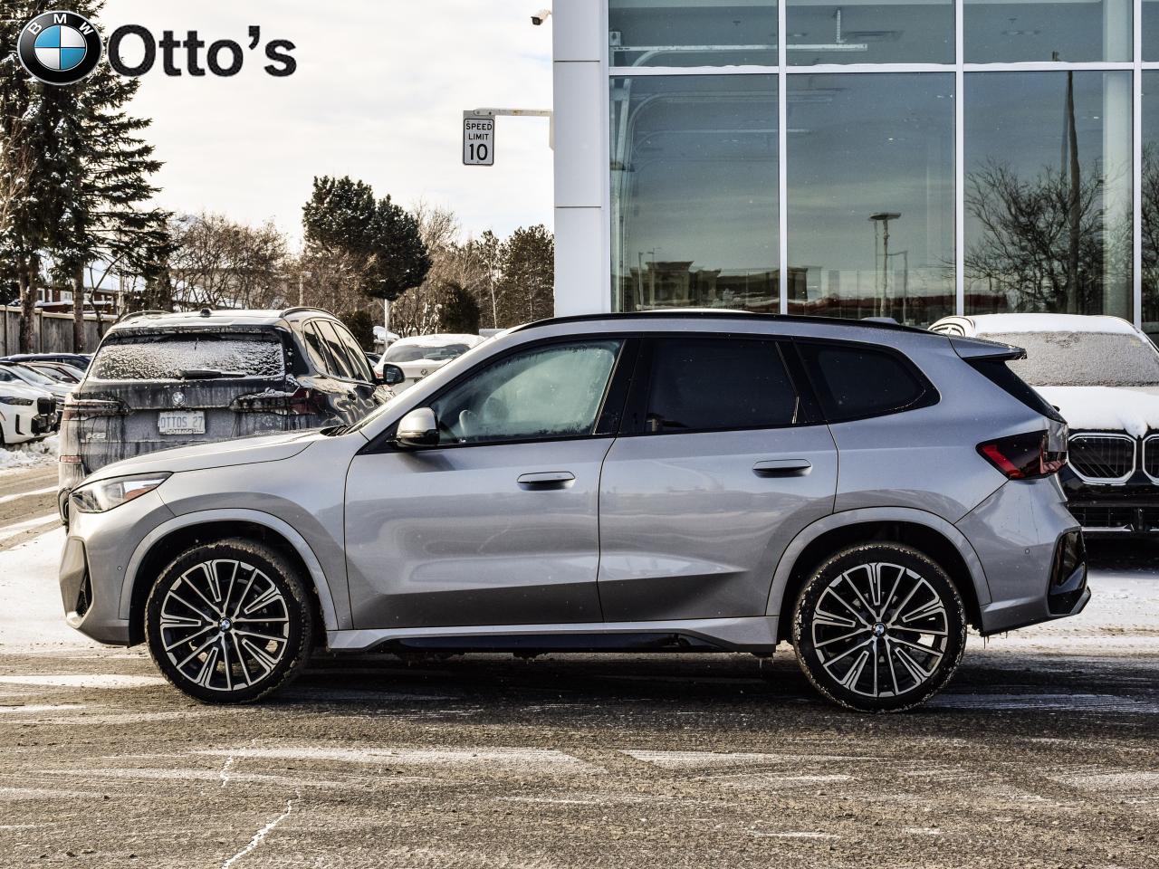 2023 BMW X1 xDrive28i Photo2