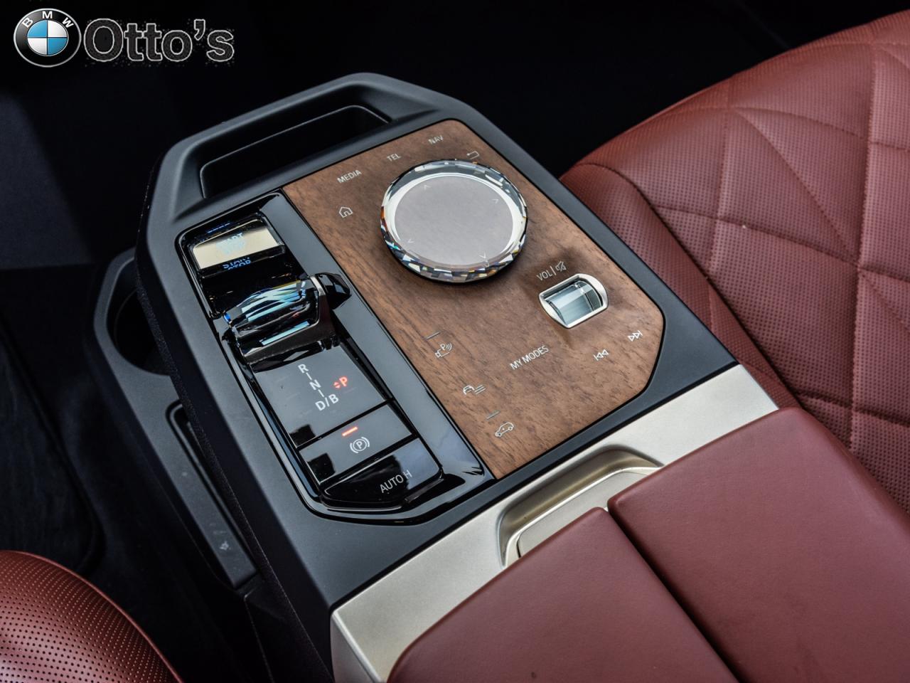 2022 BMW iX xDrive50 Photo