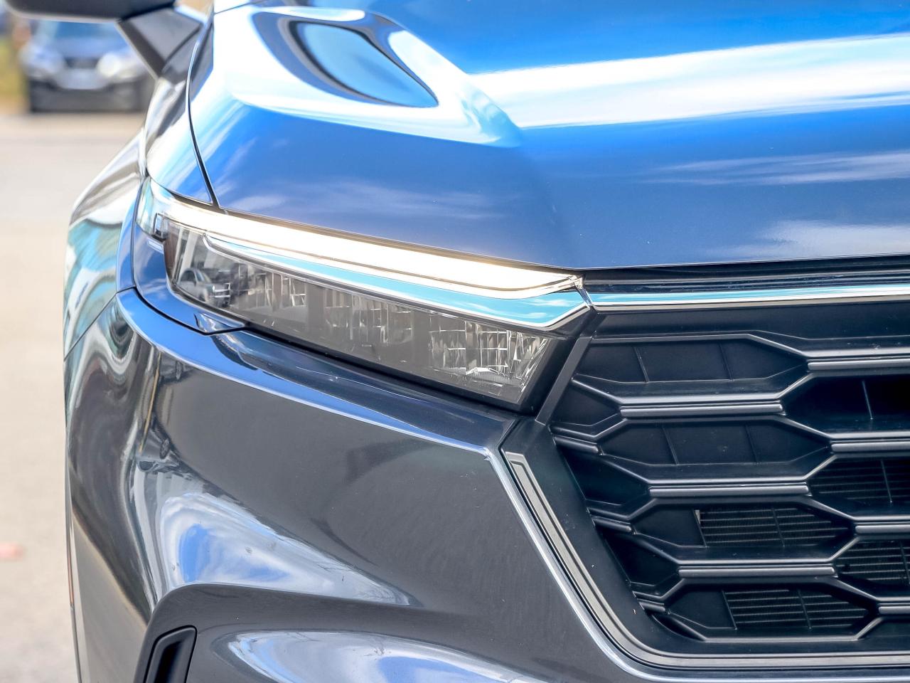 2023 Honda CR-V LX AWD Photo2