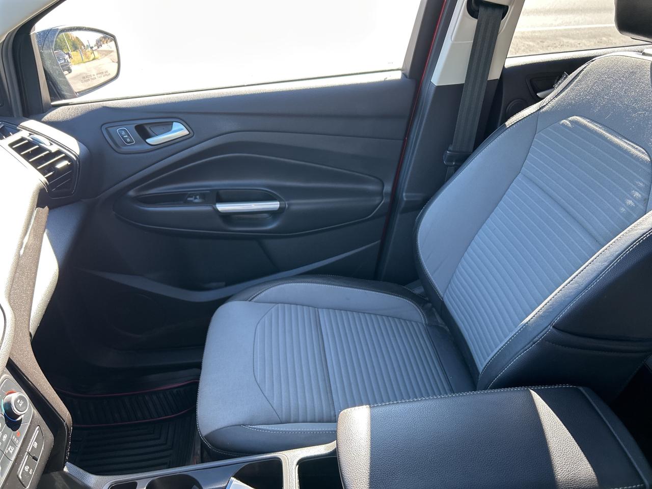 2017 Ford Escape Titanium, Nav, Back Up Cam, Pano Sunroof, TCS Photo