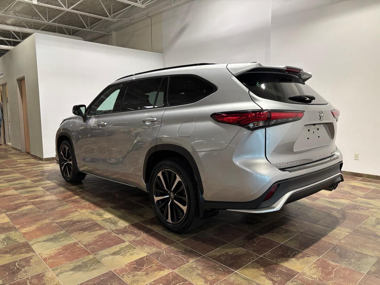 2021 Toyota Highlander XSE Photo