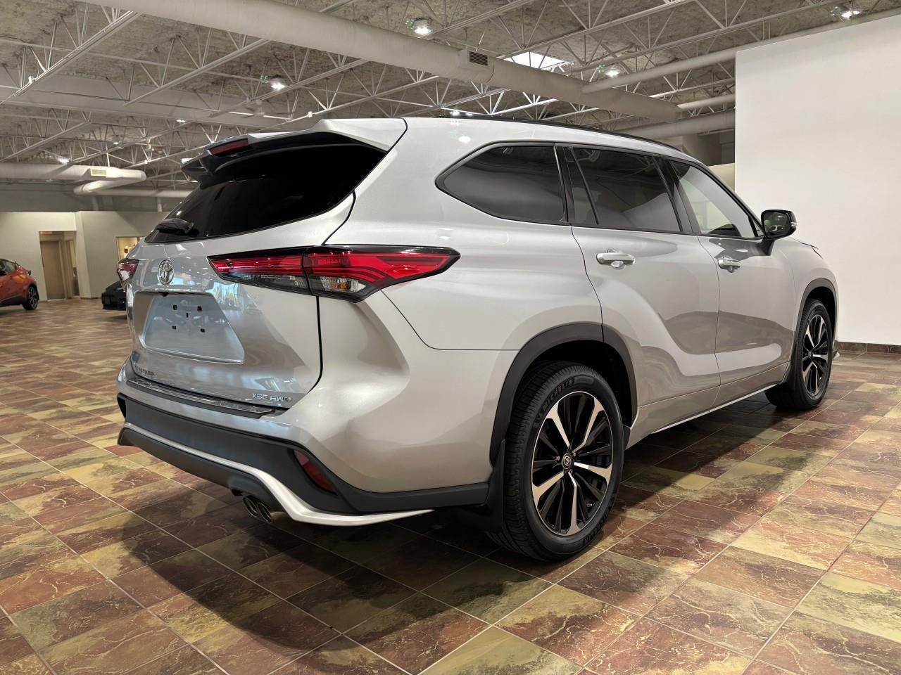 2021 Toyota Highlander XSE Photo