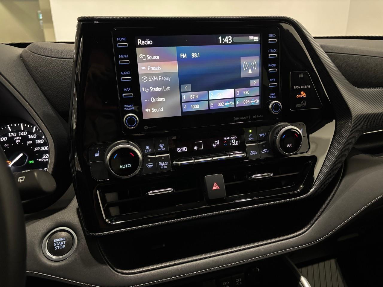 2021 Toyota Highlander XSE Photo