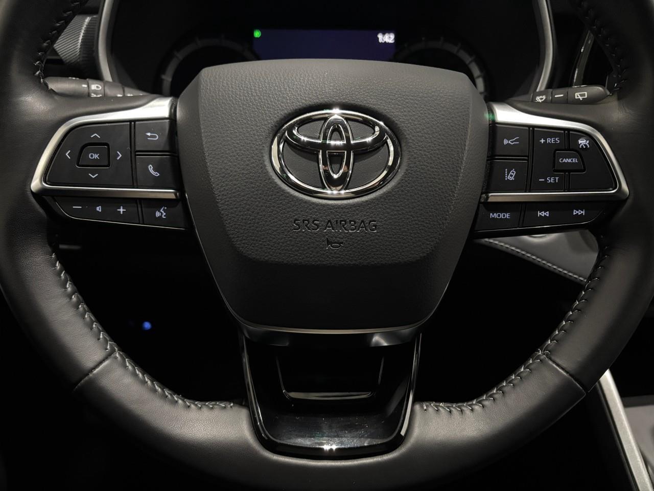 2021 Toyota Highlander XSE Photo
