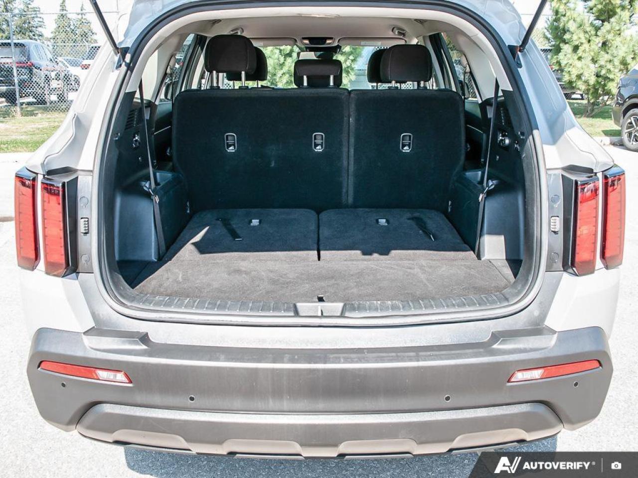 2022 Kia Sorento LX PREM   Heated Seats   Apple CarPlay   Backup Ca Photo