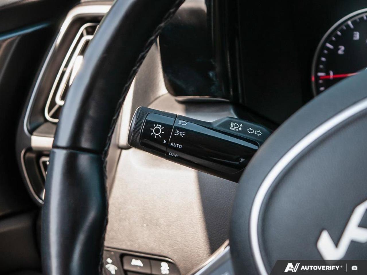 2022 Kia Sorento LX PREM   Heated Seats   Apple CarPlay   Backup Ca Photo