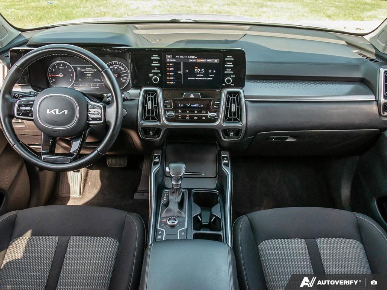 2022 Kia Sorento LX PREM   Heated Seats   Apple CarPlay   Backup Ca Photo