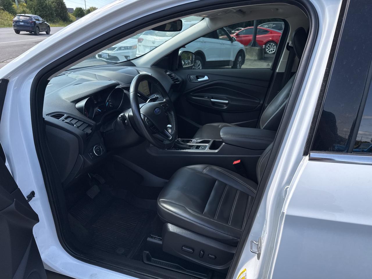 2019 Ford Escape SEL, Bluetooth, Nav, Back Up Cam Photo