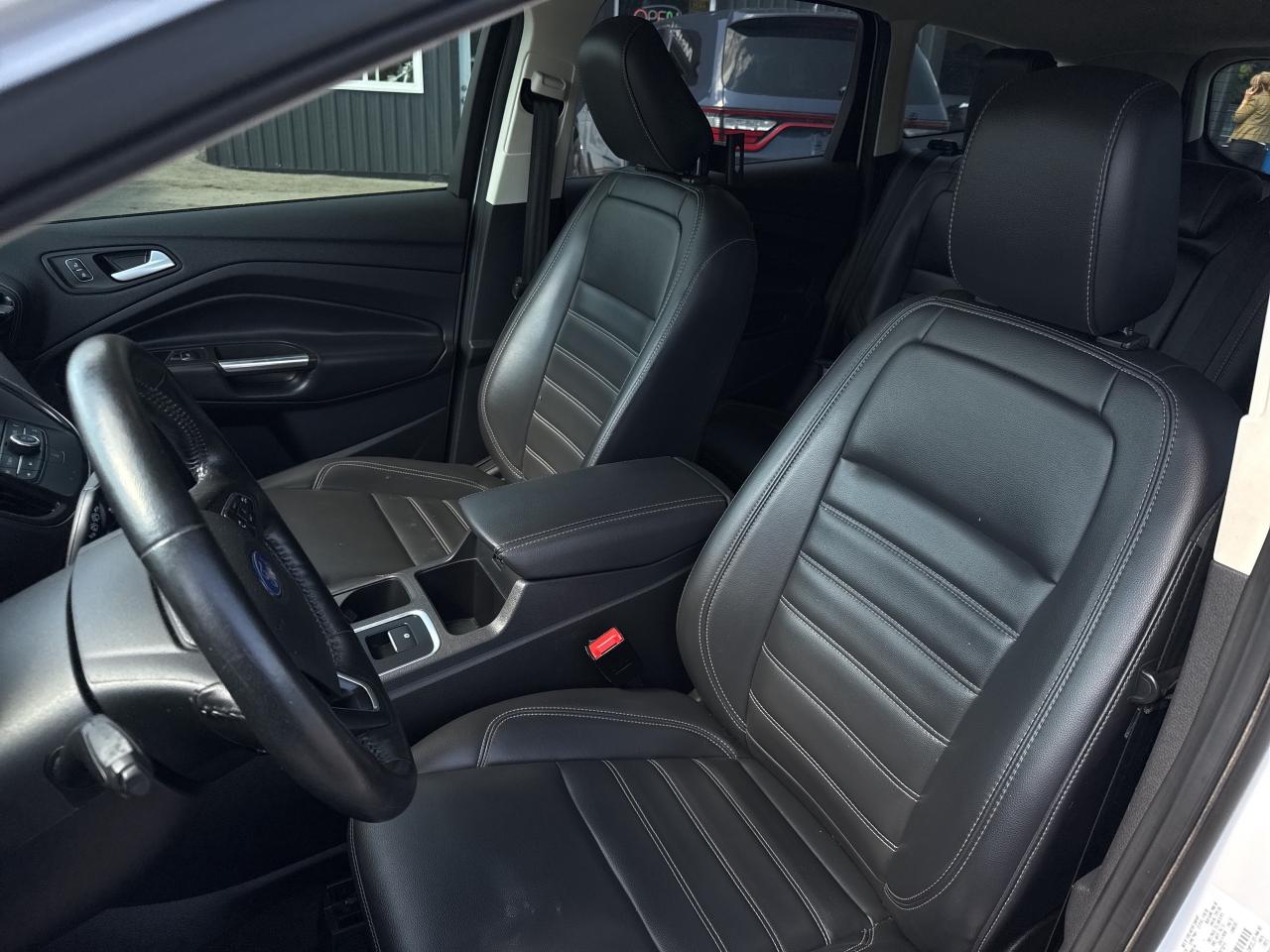 2019 Ford Escape SEL, Bluetooth, Nav, Back Up Cam Photo