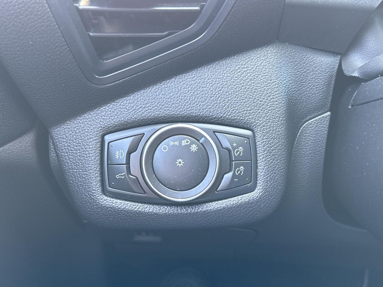 2019 Ford Escape SEL, Bluetooth, Nav, Back Up Cam Photo