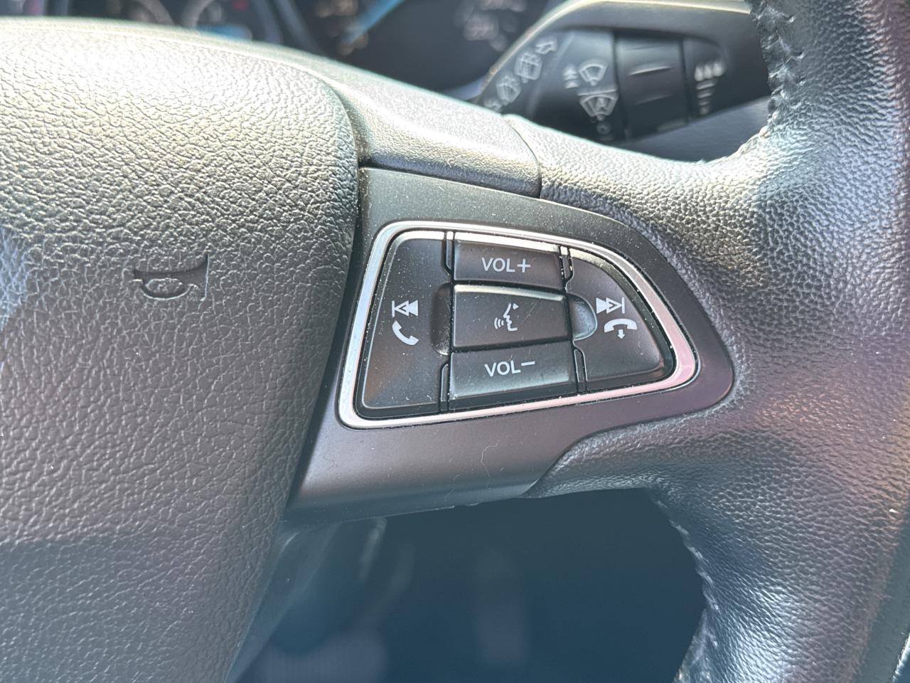 2019 Ford Escape SEL, Bluetooth, Nav, Back Up Cam Photo