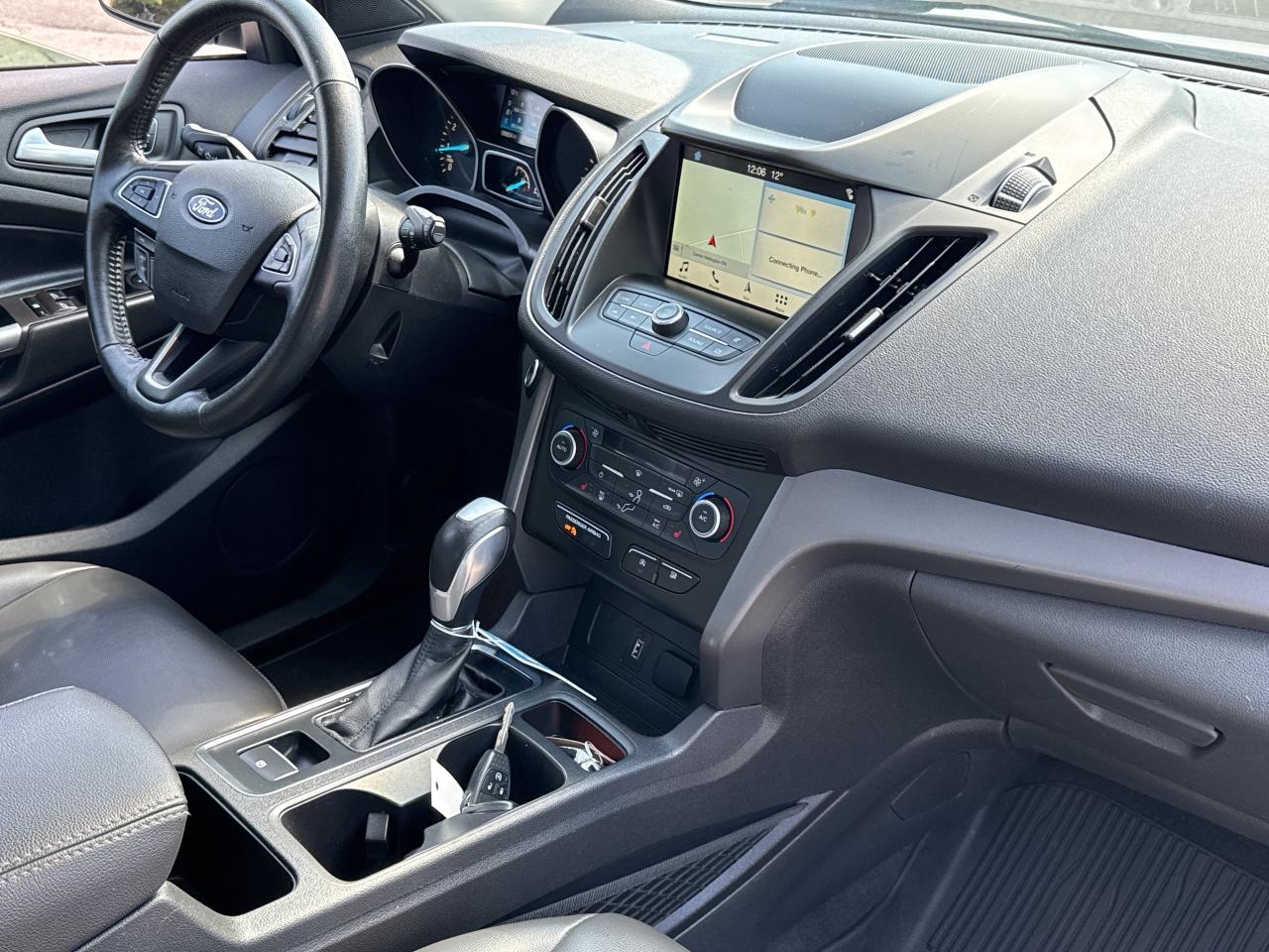 2019 Ford Escape SEL, Bluetooth, Nav, Back Up Cam Photo