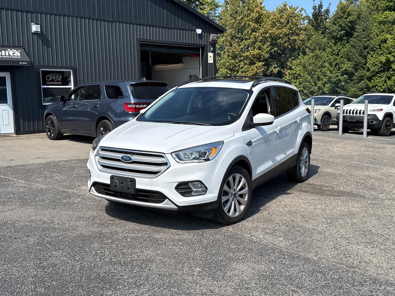 2019 Ford Escape SEL, Bluetooth, Nav, Back Up Cam Photo