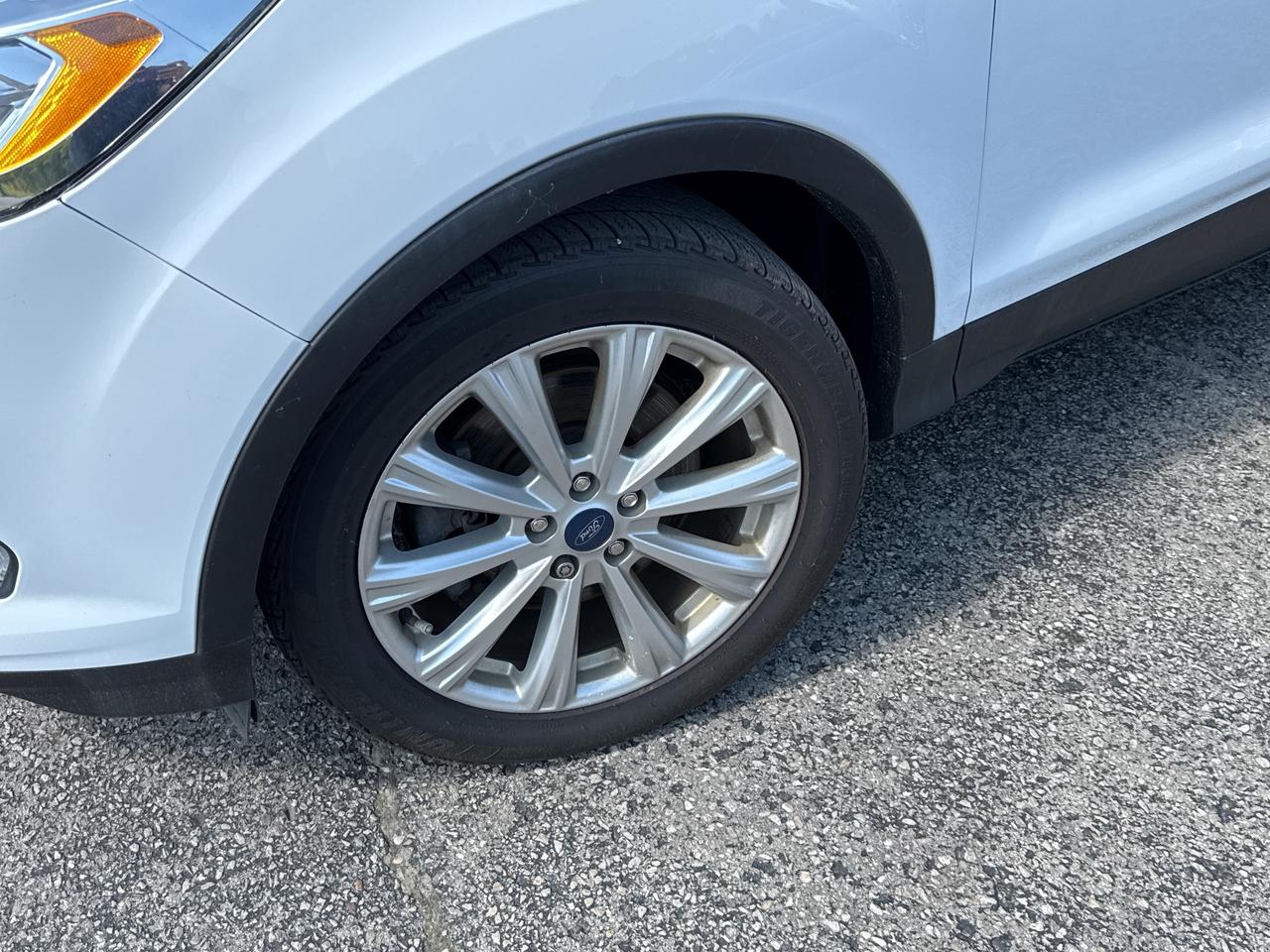 2019 Ford Escape SEL, Bluetooth, Nav, Back Up Cam Photo