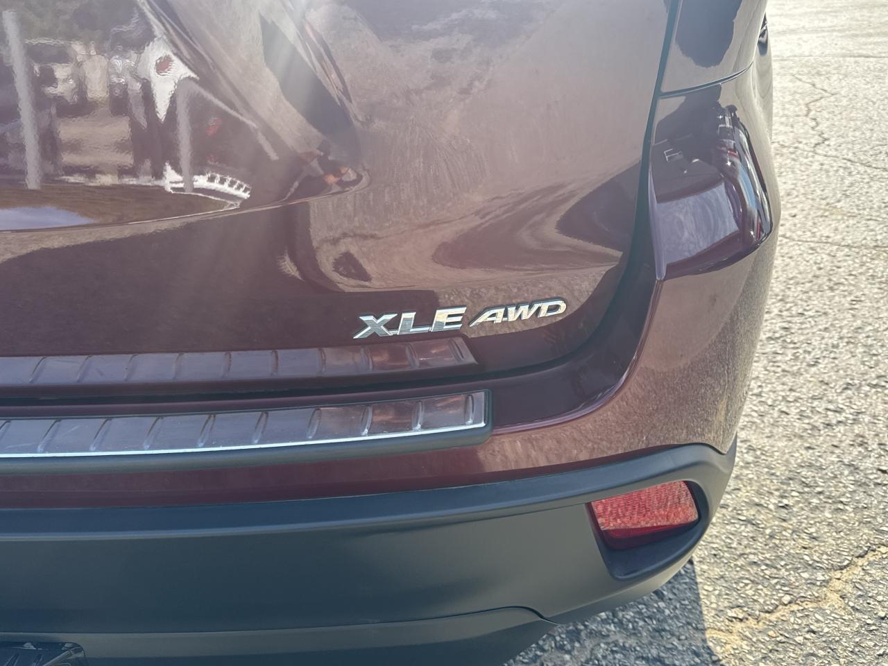 2016 Toyota Highlander XLE, Bluetooth, Nav, Back Up Cam Photo