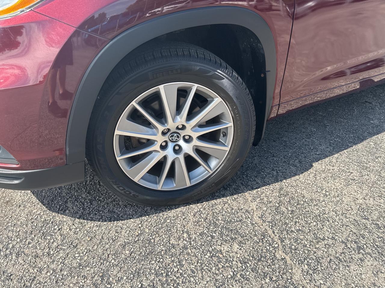 2016 Toyota Highlander XLE, Bluetooth, Nav, Back Up Cam Photo