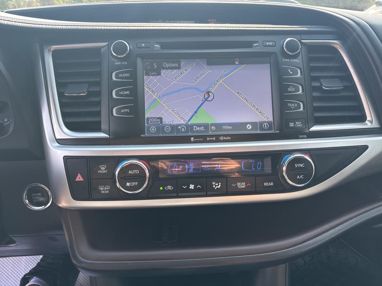2016 Toyota Highlander XLE, Bluetooth, Nav, Back Up Cam Photo
