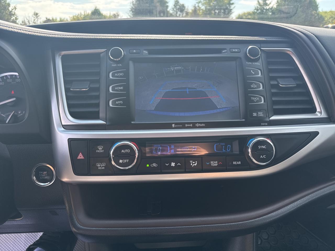 2016 Toyota Highlander XLE, Bluetooth, Nav, Back Up Cam Photo