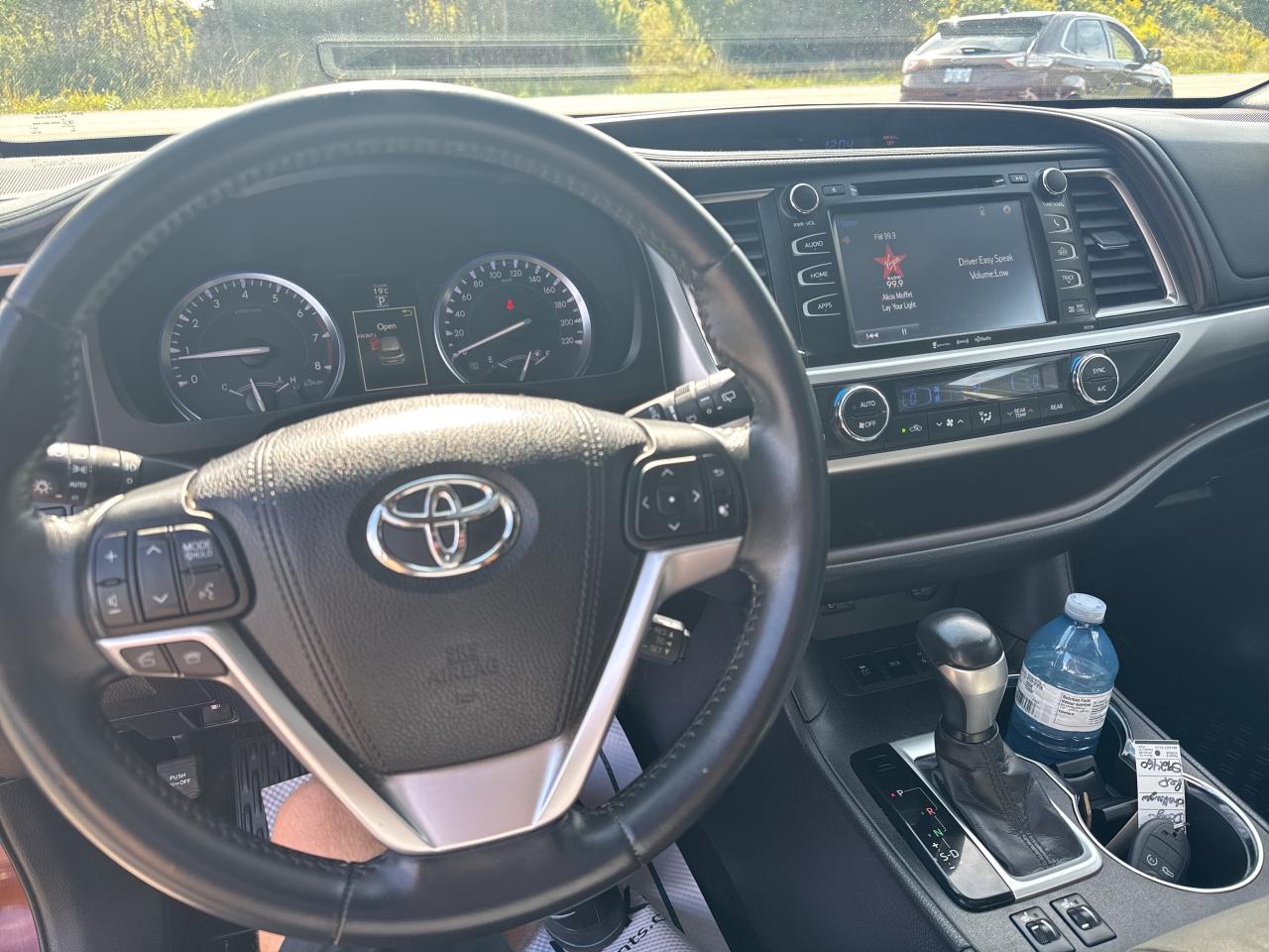 2016 Toyota Highlander XLE, Bluetooth, Nav, Back Up Cam Photo