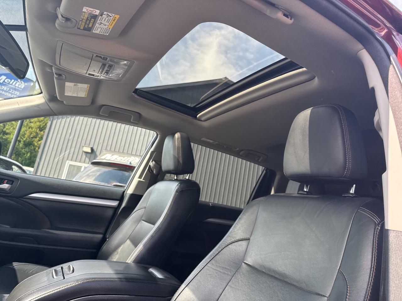 2016 Toyota Highlander XLE, Bluetooth, Nav, Back Up Cam Photo