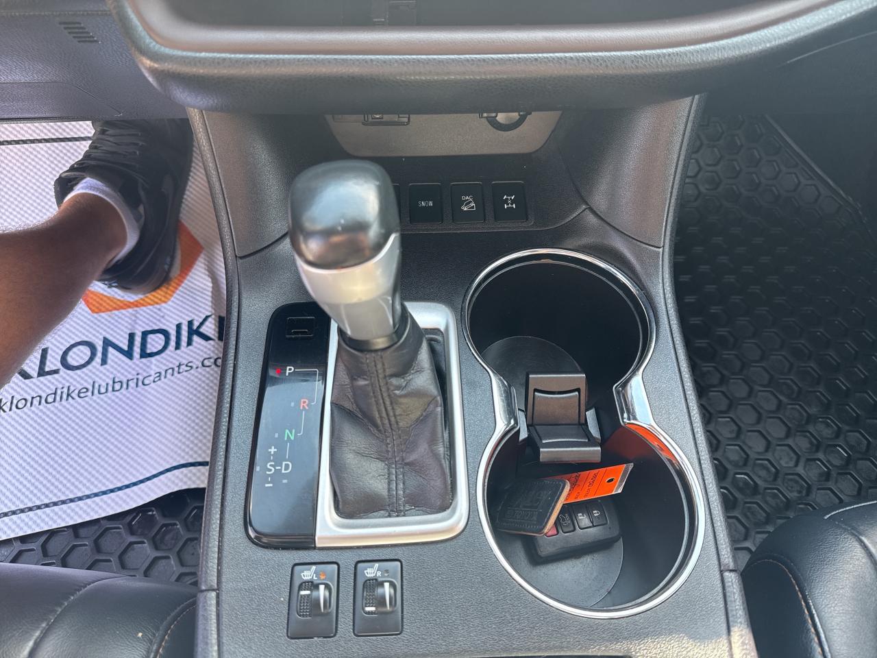 2016 Toyota Highlander XLE, Bluetooth, Nav, Back Up Cam Photo