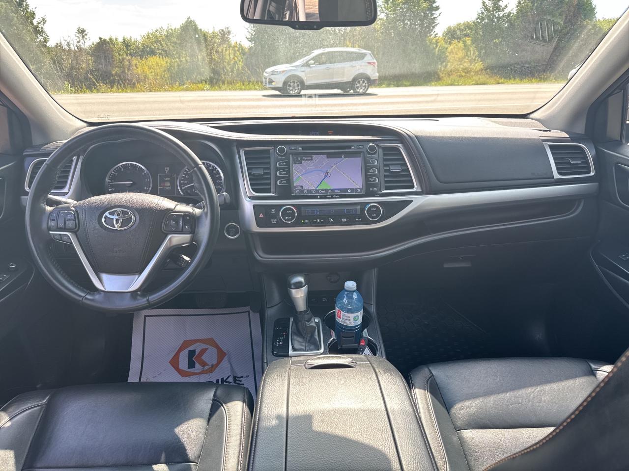 2016 Toyota Highlander XLE, Bluetooth, Nav, Back Up Cam Photo